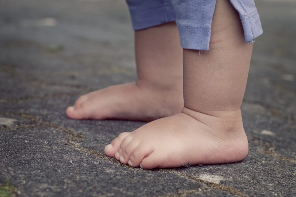 a child's feet